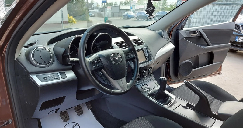Mazda 3 cena 28900 przebieg: 110898, rok produkcji 2011 z Poznań małe 781